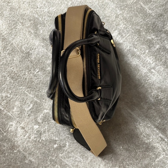 Michael Kors Alexis Medium Satchel Black - Picture 10 of 11